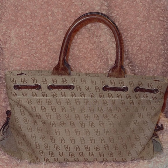 Retro Dooney & Bourke Bag - Picture 2 of 3
